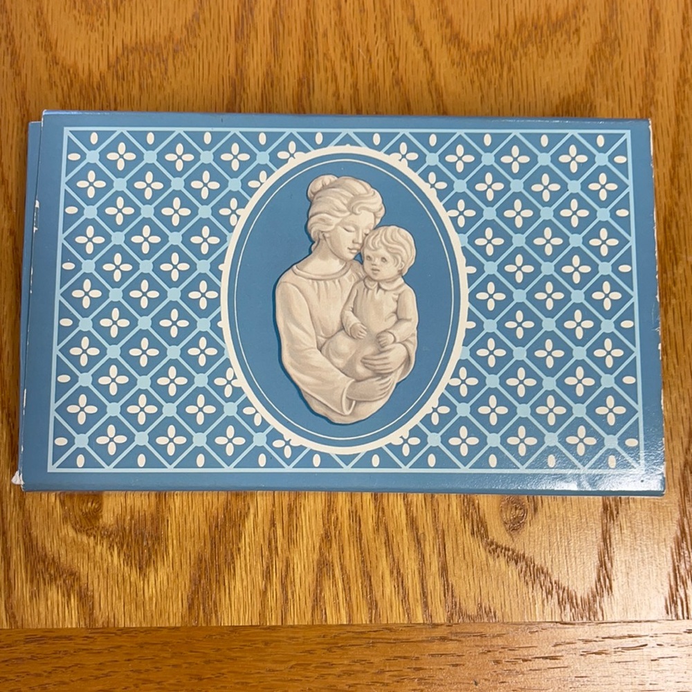Avon “A Mother’s Joy” Soap Vintage Gift Set New